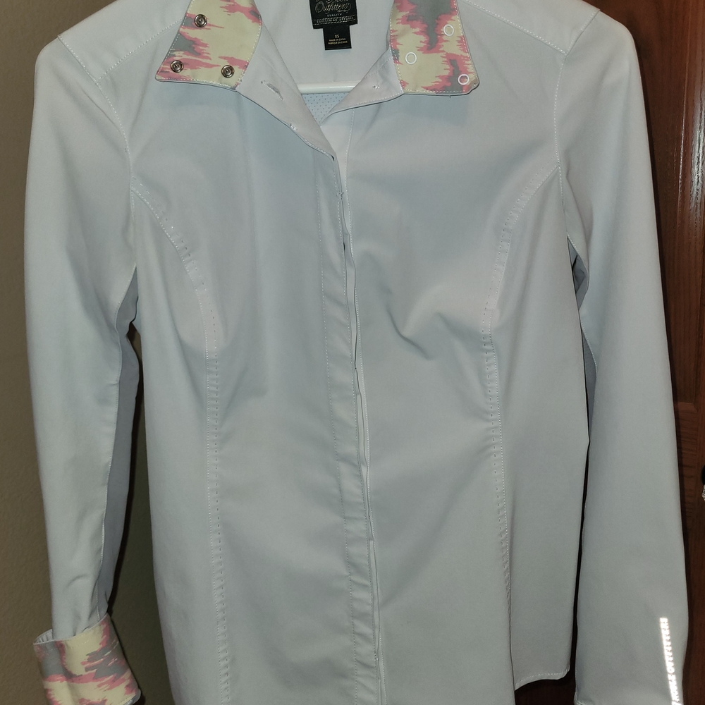 Noble Outfitter XS White Button Down Sun Shirt with Pink Accents